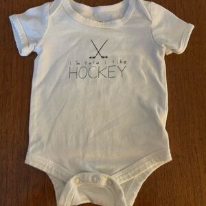 🍓3/$10 Indigo Baby White Hockey Onesie size 0-3m
